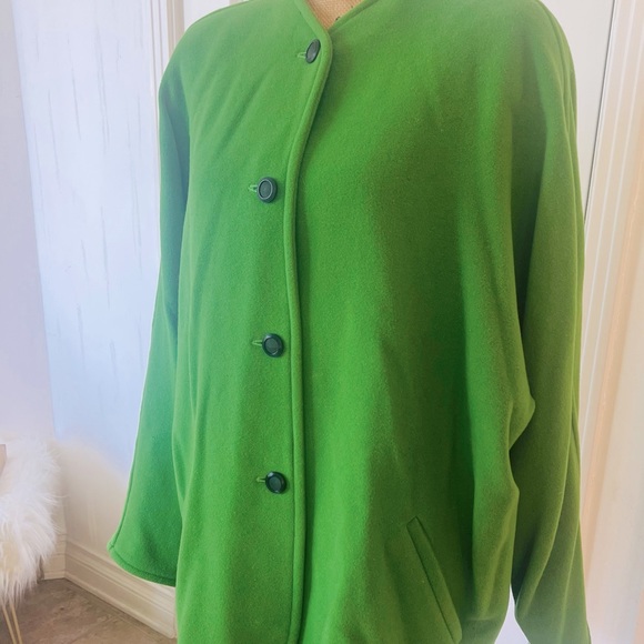 BEAUTIFUL MAX MARA LIGHT GREEN Wool Loose Jacket. Fully Lined. With 2 pockets - Picture 4 of 9